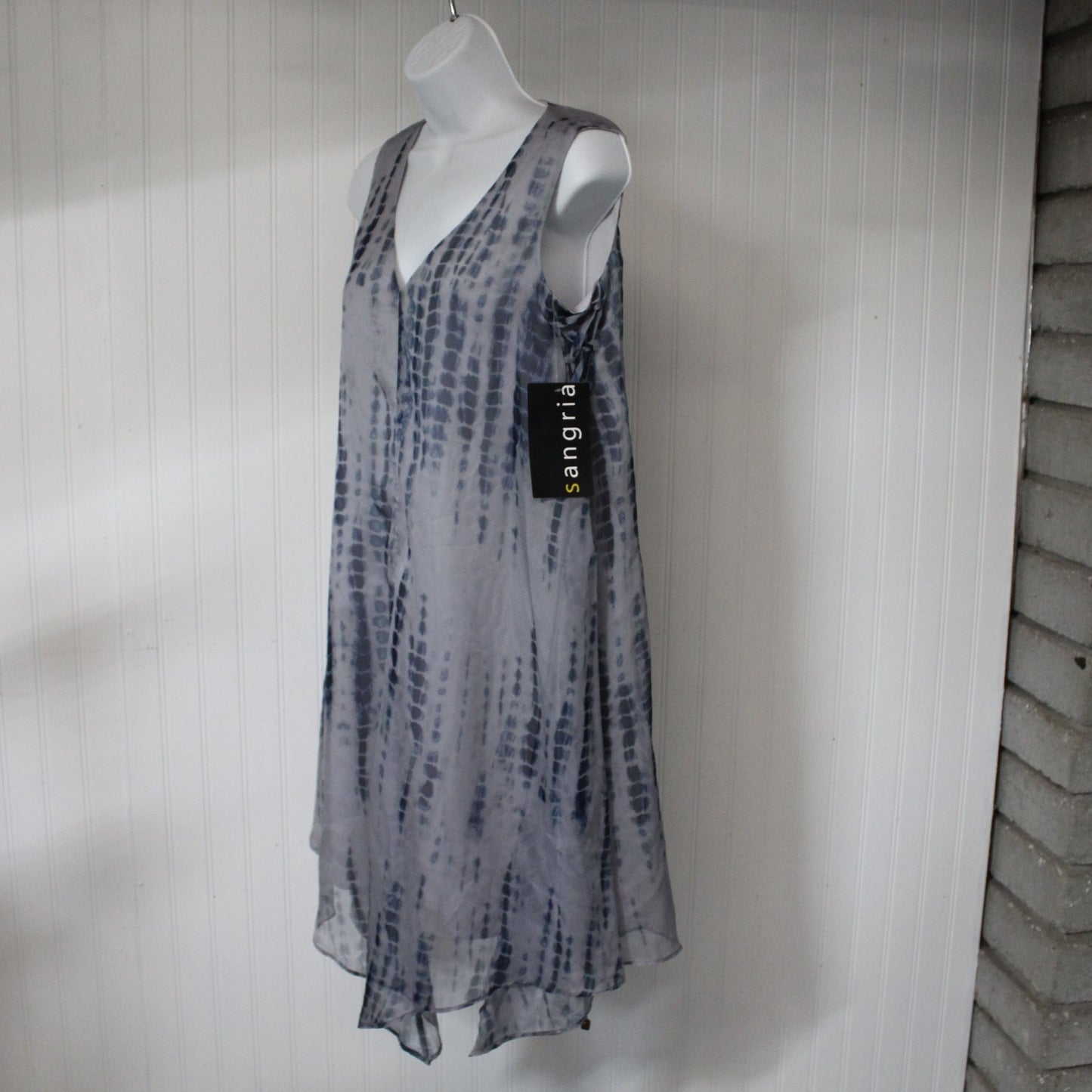 Sangria Dress New With Tags Size 2 Uneven Hem Side Detail Lacing side view