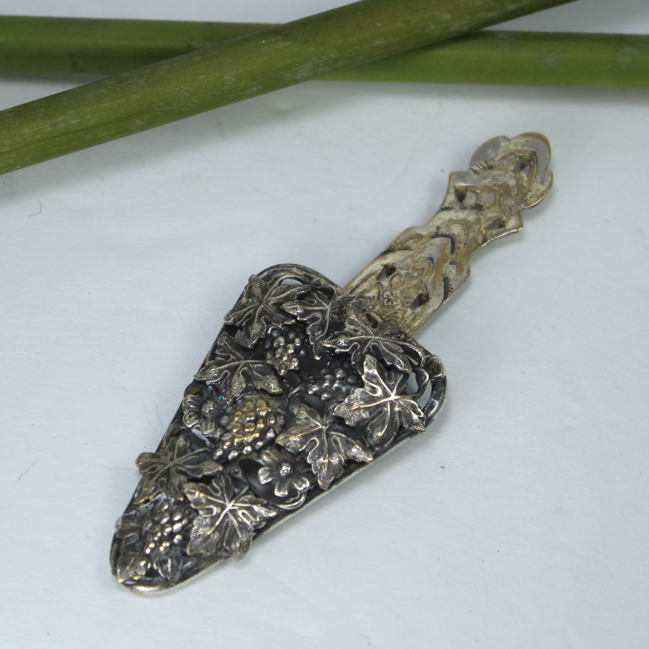 Art Nouveau Fur Dress Clip Silver Dimensional Fine Grape Clusters