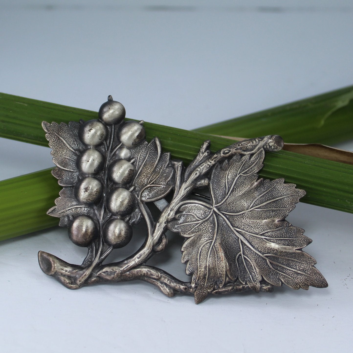 Large Striking Metal Pin Grape Cluster Leaf Pewter Finish Lightweight