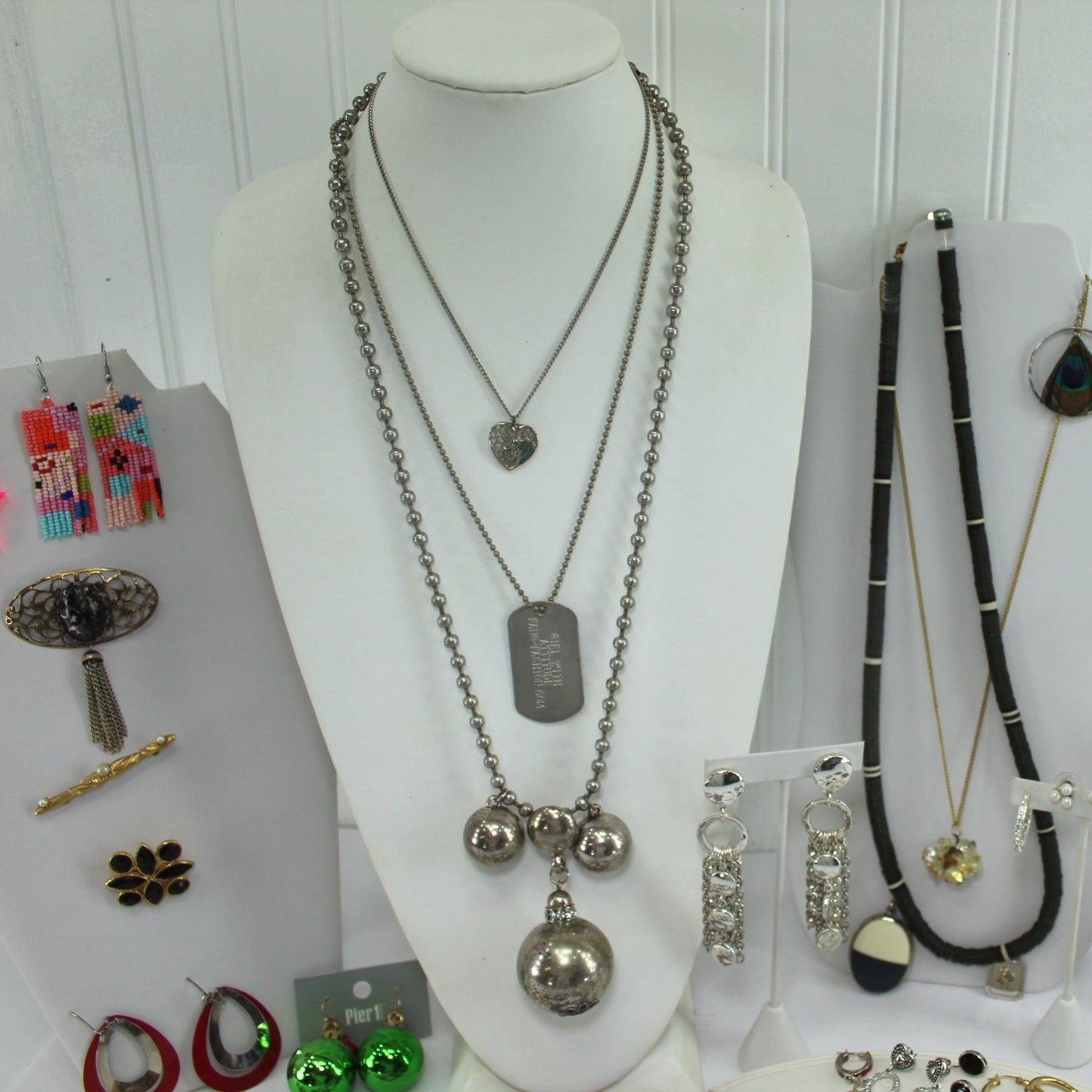 Collection Lot 45 Pieces Unmarked Jewelry Resale DIY closeup