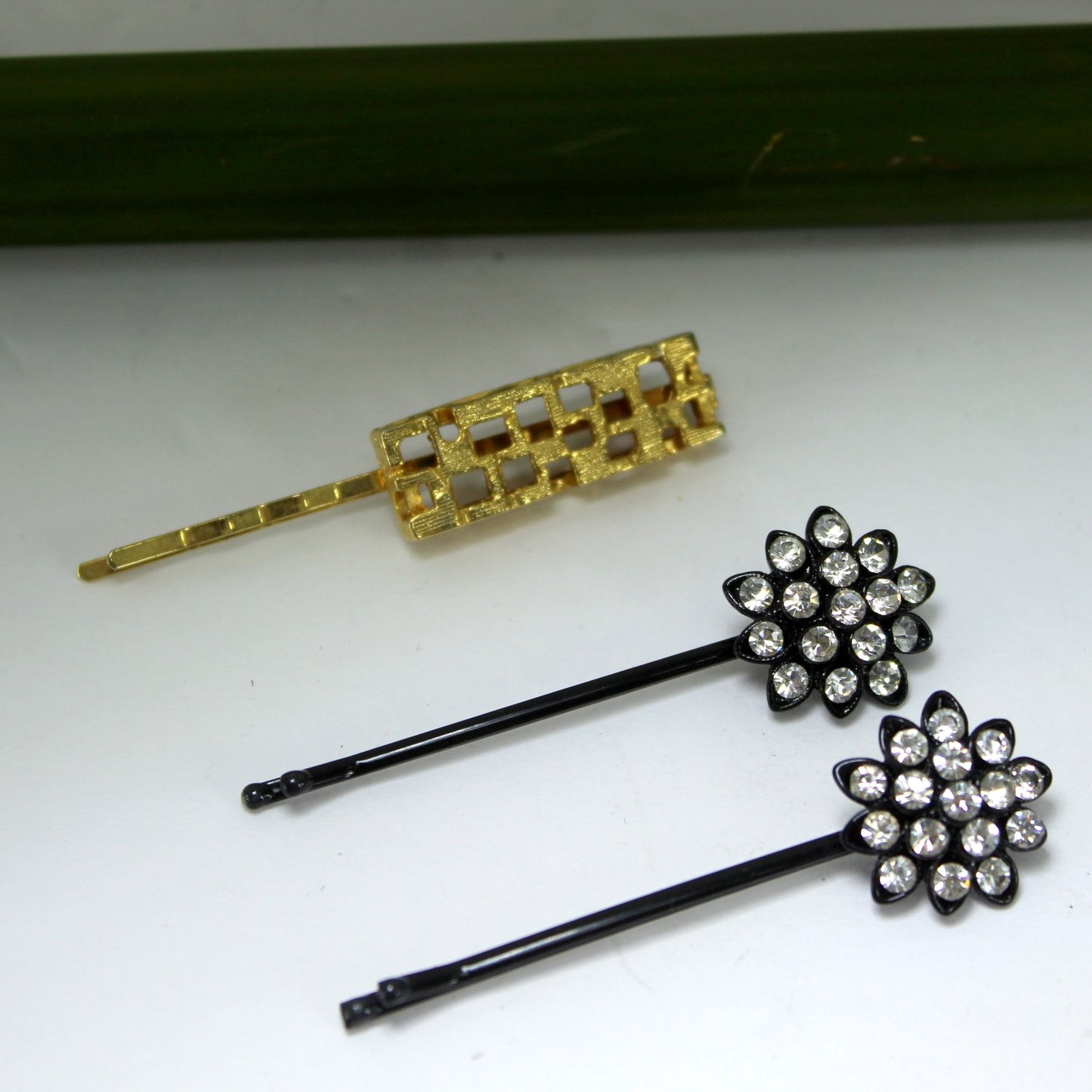 Hair Pins 3 Shiny Rhinestones Gold Geometric nice quality pins