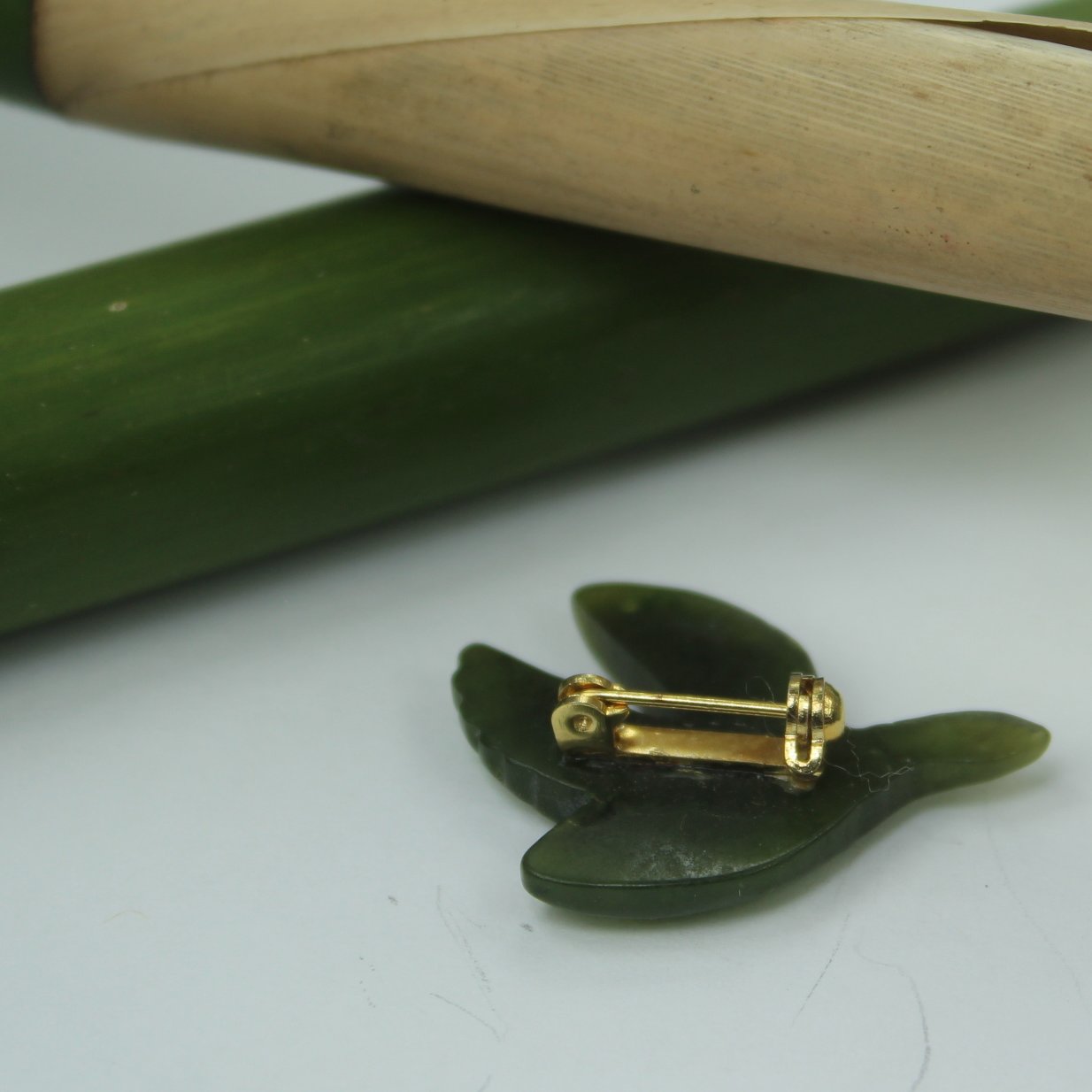 Vintage Jade Pin Brooch Bird in Flight Hand Made Simple Lovely reverse of pin