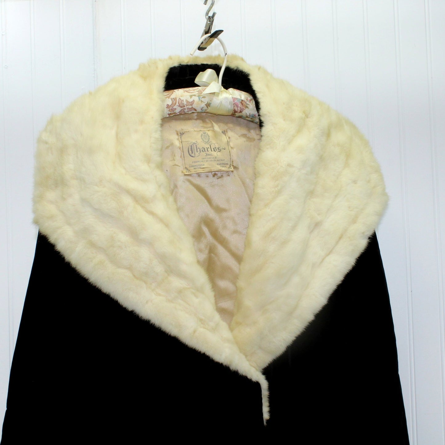 Antique Black Velvet Coat Cream Fur Collar Charles Inc Springfield Hartford fur collar