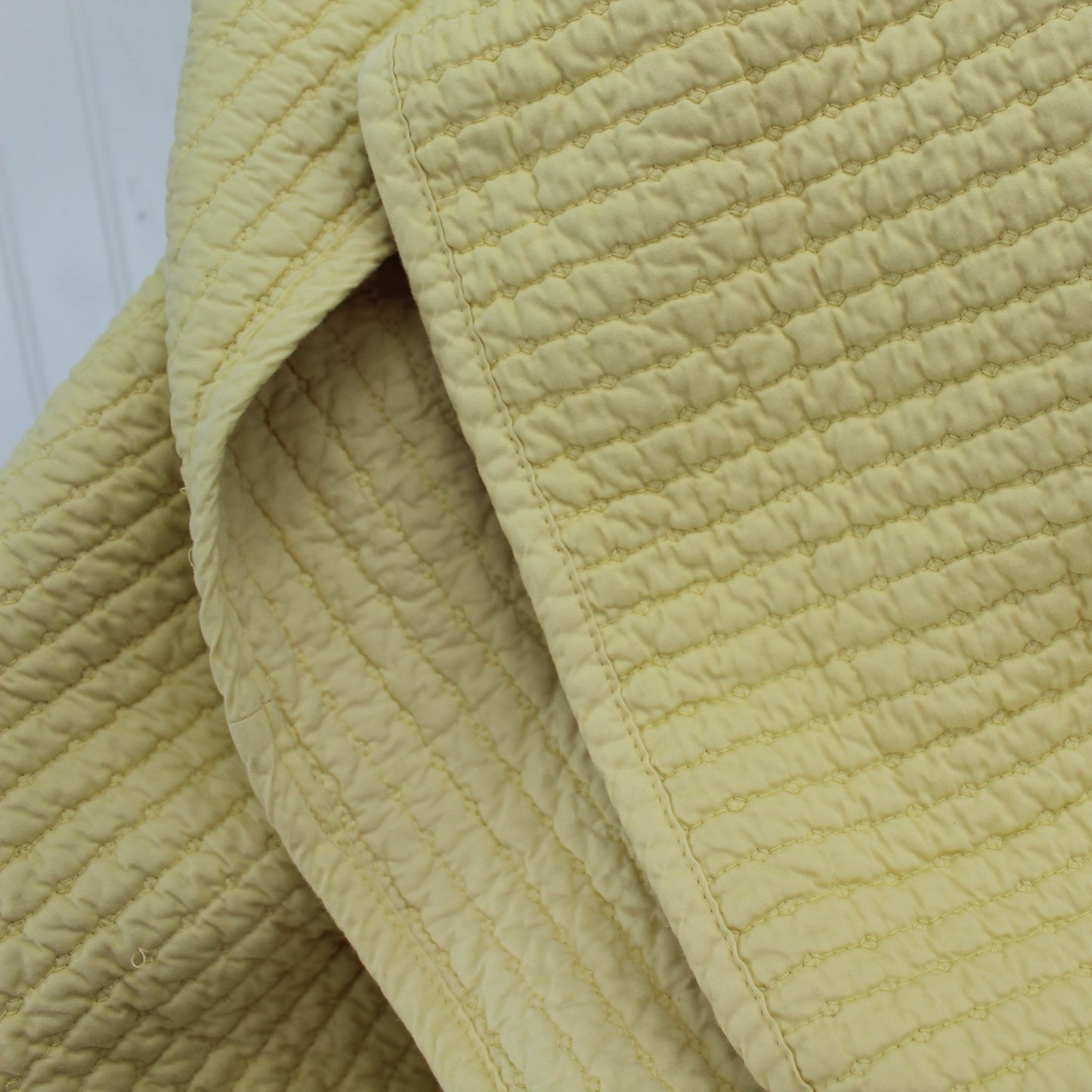Yellow Cotton Quilt Coverlet Bedspread Heavy Weight closeup quilting