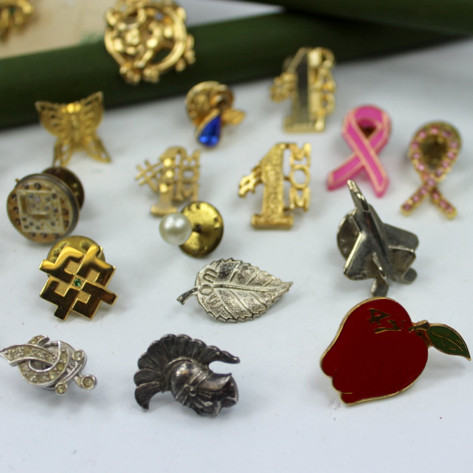 Lot Collection 23 Variety Pins Buttons Wear DIY Jewelry Collage Repurpose partial items pix