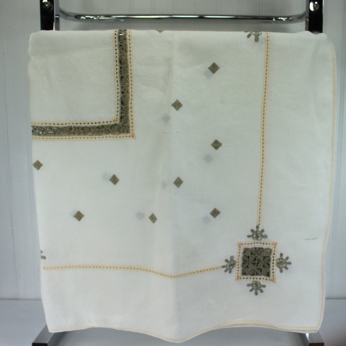 Elegant Vintage Embroidered Tablecloth Heavy Off White Linen Open Work Hand Stitch Edges 1/4 section cloth view