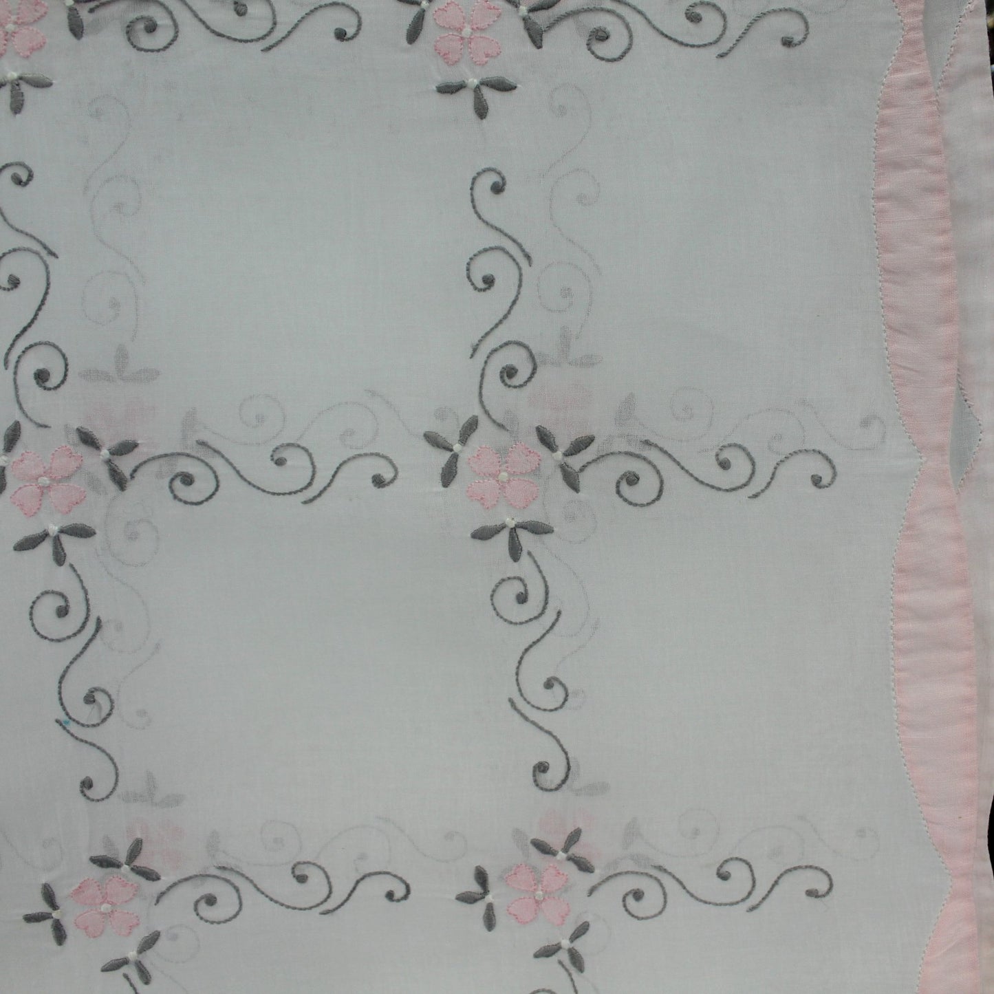 Elegant Small White Organdy Table Cloth Embroidery Pink Flower Applique Metal Label "I" close squares design