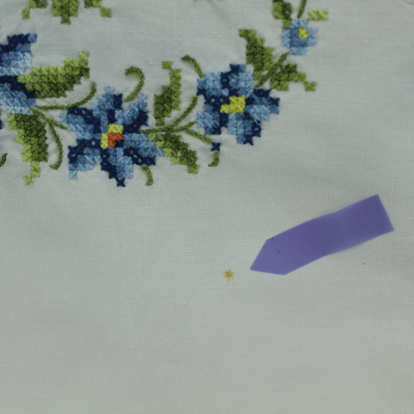Small Cross Stitch Embroidered Tablecloth Off White Linen Hemstitch Edges 3 Napkins stain