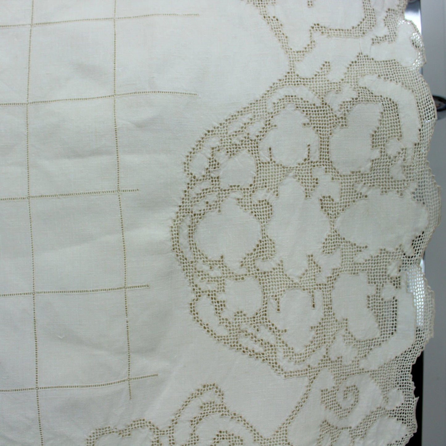 Elegant Natural Linen Large Tablecloth 98" X 66" All Over Open Work Net Design Pattern border edging and open lines closeup