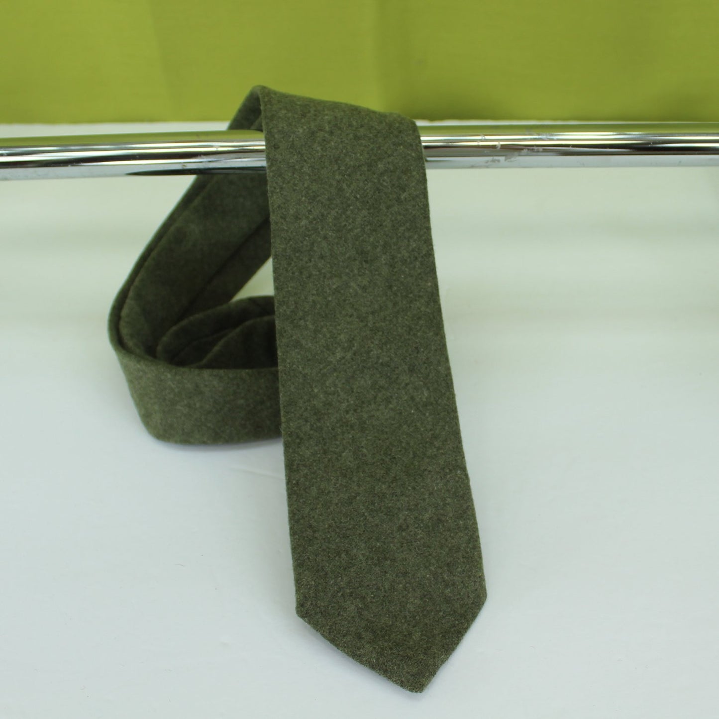 Via Veneto Italy Vintage Necktie Lambswool Nylon Mossy Green 54" X 3"