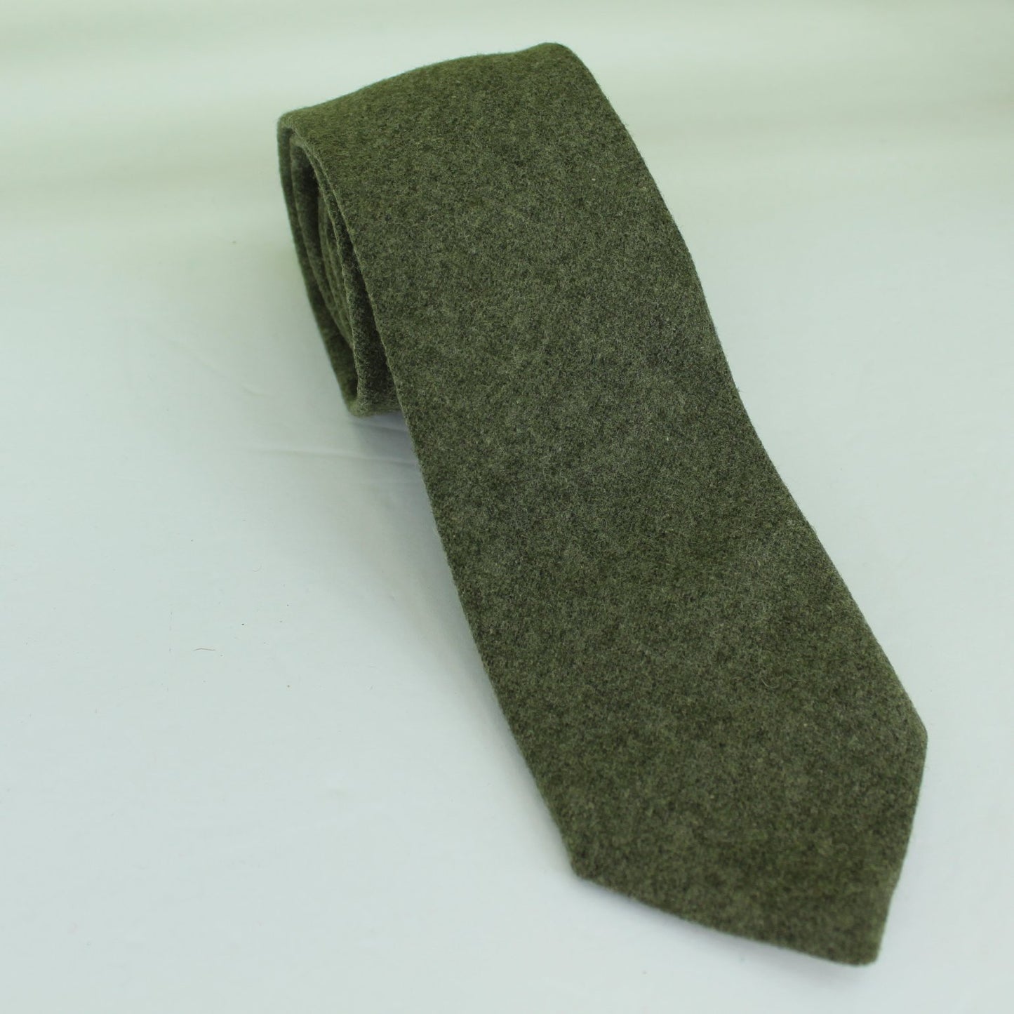 Via Veneto Italy Vintage Necktie Lambswool Nylon Mossy Green 54" X 3"