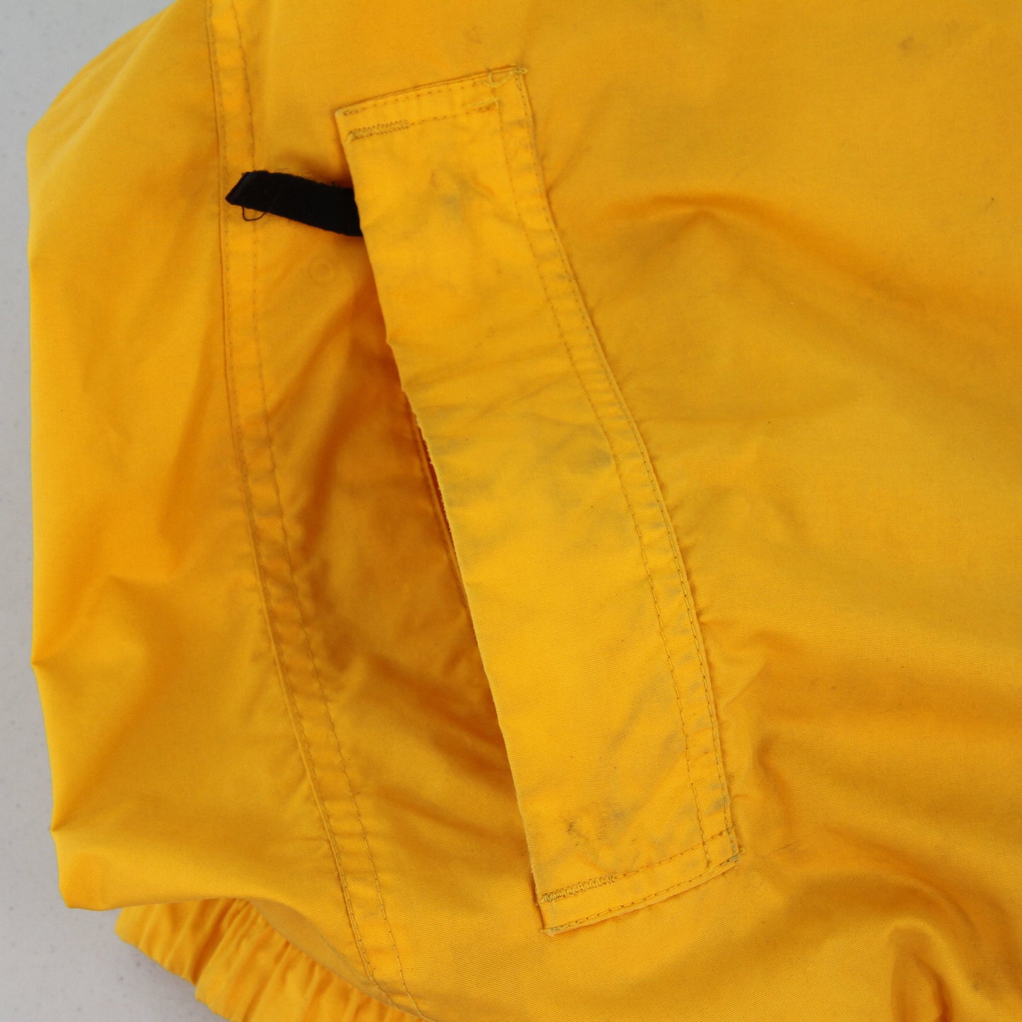 Columbia Sportswear Mens Windbreaker Bugaboo Jacket pocket detail