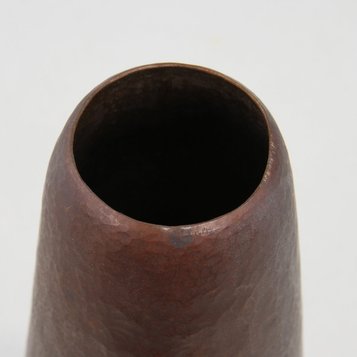 Santa Clara del Cobre signed JCLR hammered copper vase top view2