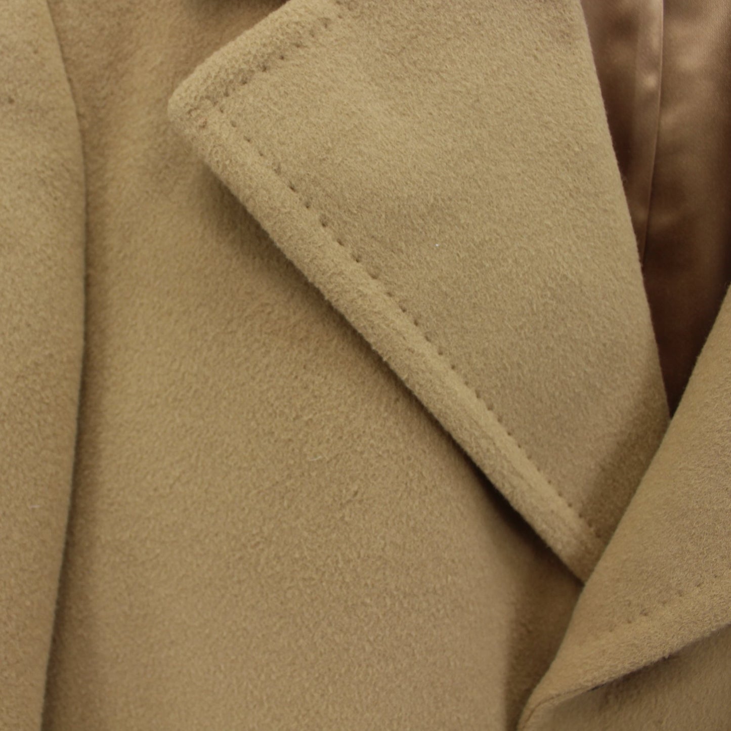 Dhalishan Camel Coat Men's 100% Cashmere Classic Hand Detail Vintage Excellent close view lapel area