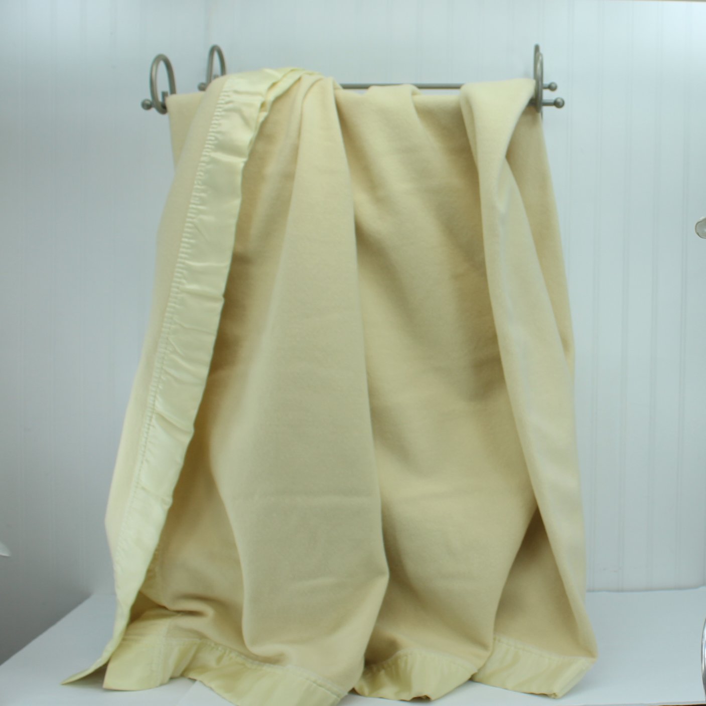 Ivory Merino Wool Blanket John Atkinson England Hope Chest Collection 100" X 90" Weight 6# Estate flexible soft but nice weight