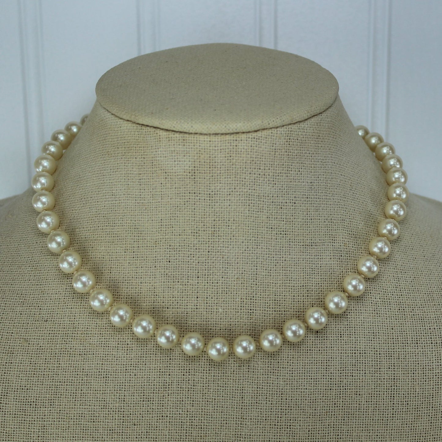 Ann Taylor Pearl Necklace Large Pearl Closure 16" Length Choker closure focal at neck back