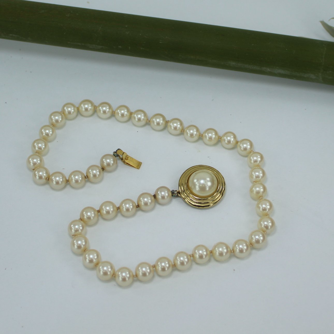 Ann Taylor Pearl Necklace Large Pearl Closure 16" Length Choker flat view open