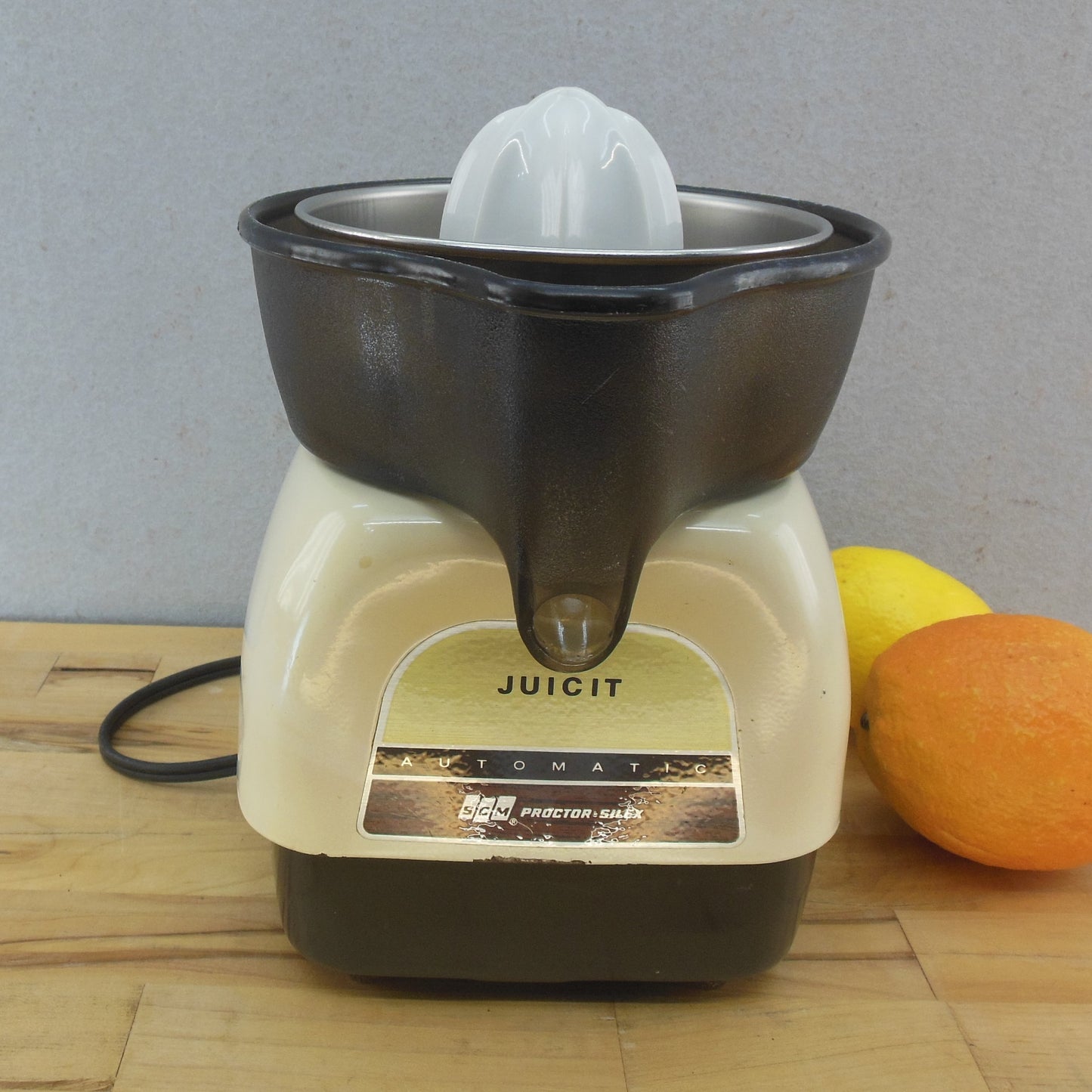 Proctor Silex Juicit Orange Juicer Squeezer Electric Reamer Tan Brown