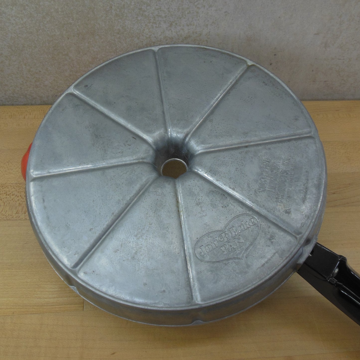 Nordic Ware Jon E Bake Divided Cornbread Pan Skillet - Northland Aluminum used