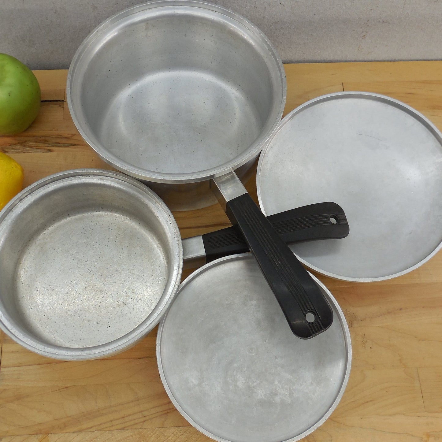 Kitchen Craft USA Aluminum 1 & 2-1/2 Quart Saucepans & Lids Cleaned