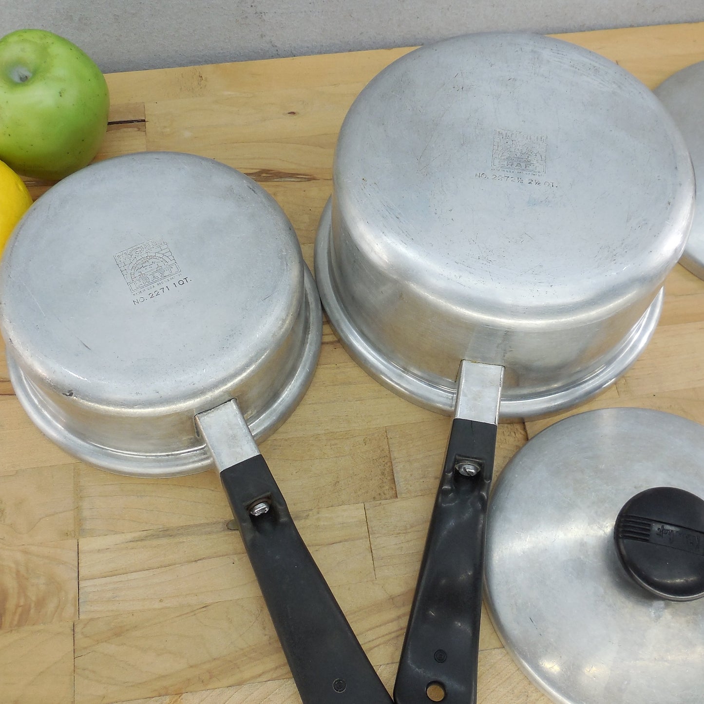 Kitchen Craft USA Aluminum 1 & 2-1/2 Quart Saucepans & Lids Used