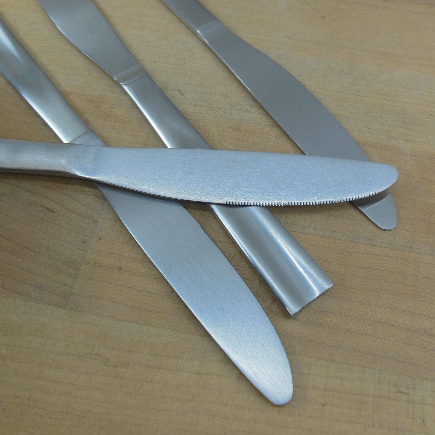 Cambridge Silver Arden Satin Stainless Flatware - Dinner Knives 4 Set used