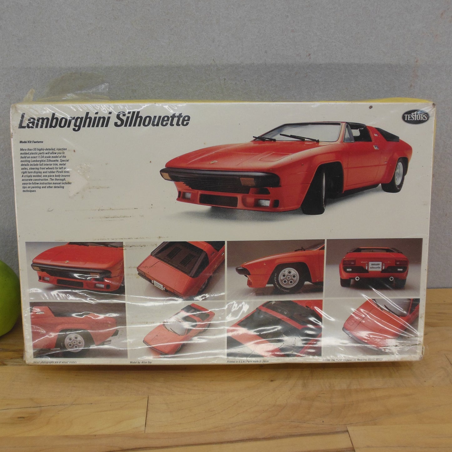 Testors 1985 Lamborghini Silhouette 1/24 Scale Plastic Model Kit #385 NOS