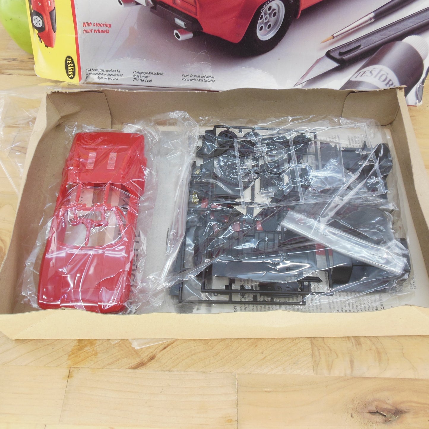 Testors 1985 Lamborghini Silhouette 1/24 Scale Plastic Model Kit #385 Parts