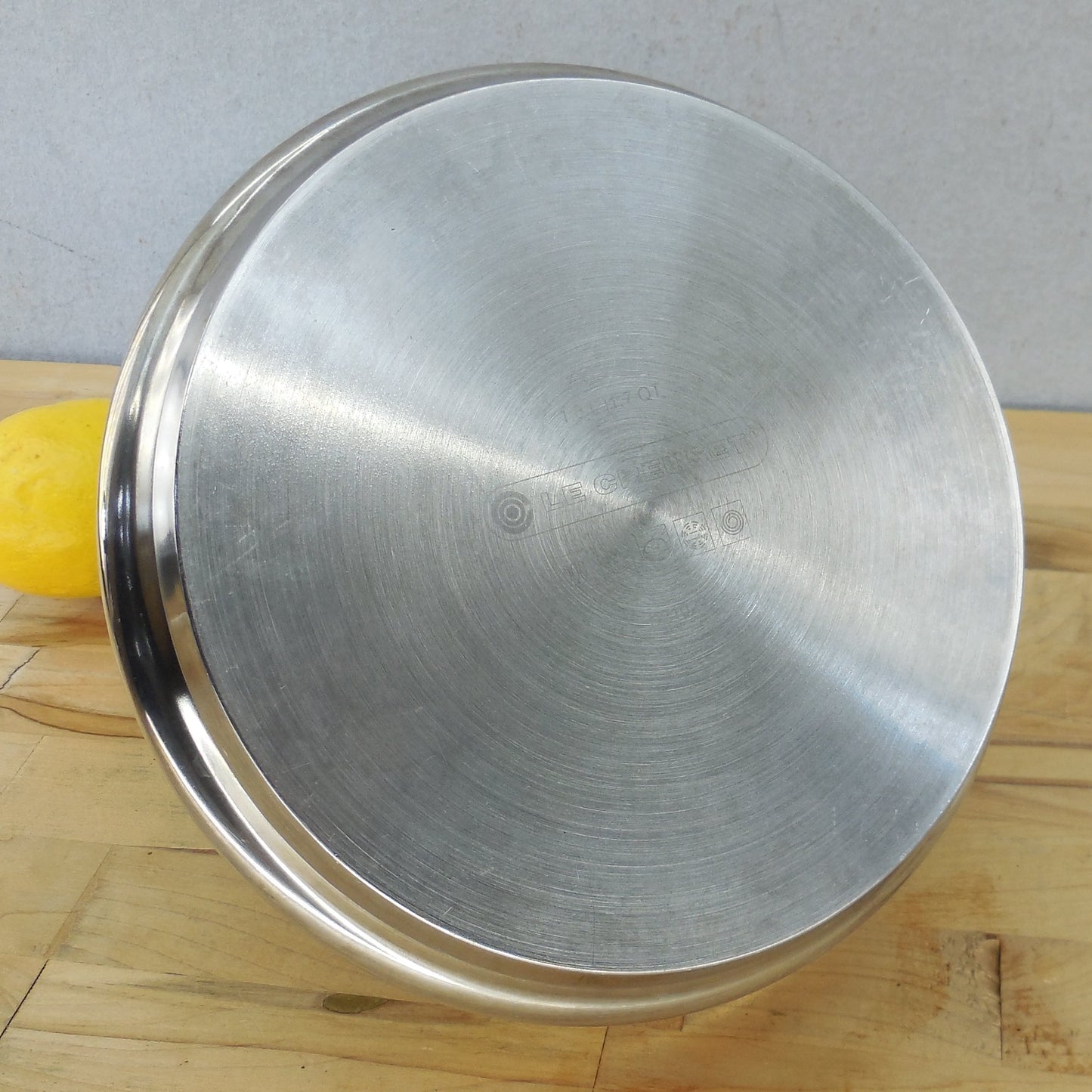 Le Creuset Tea Kettle Stainless Steel Whistling Pot 1.7QT 1.6 L Disc Bottom