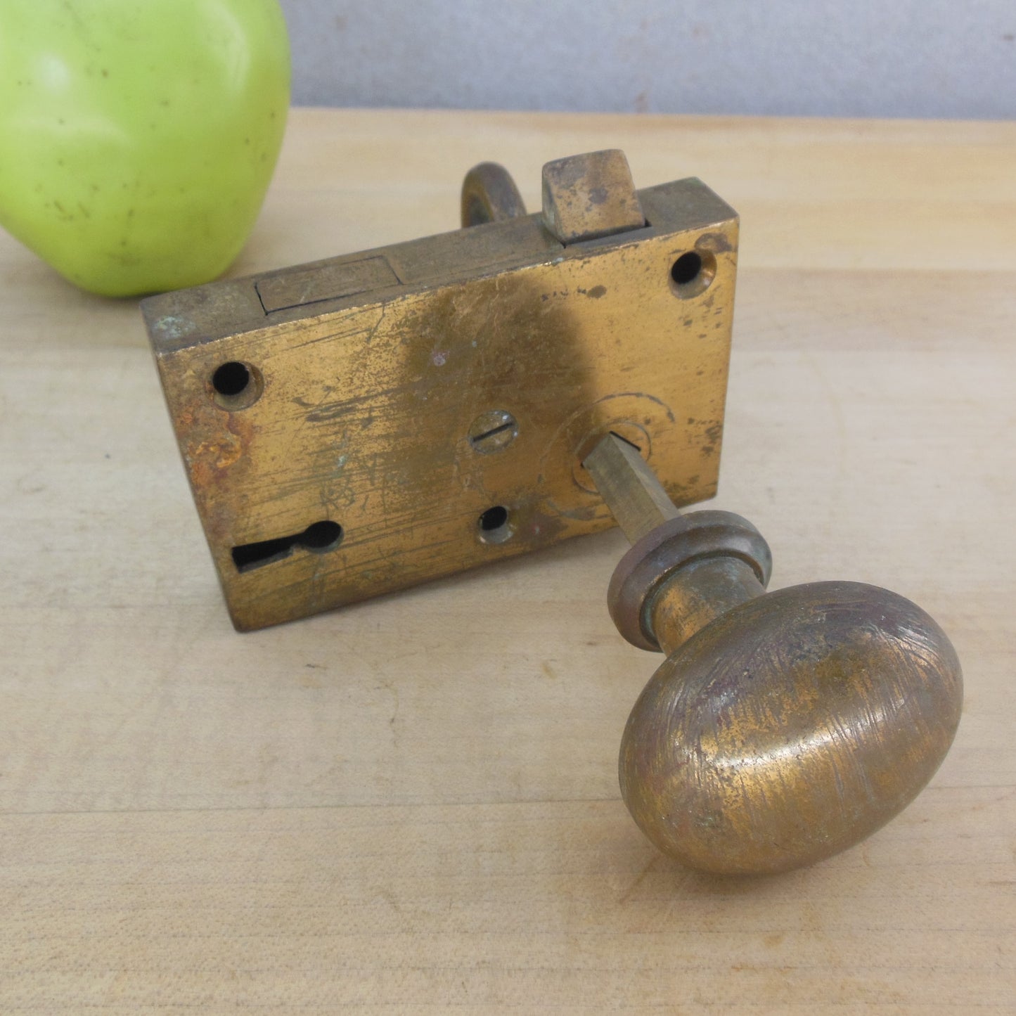 Antique Bronze/Brass Privacy Door Lockset Ring Latch Knob Round
