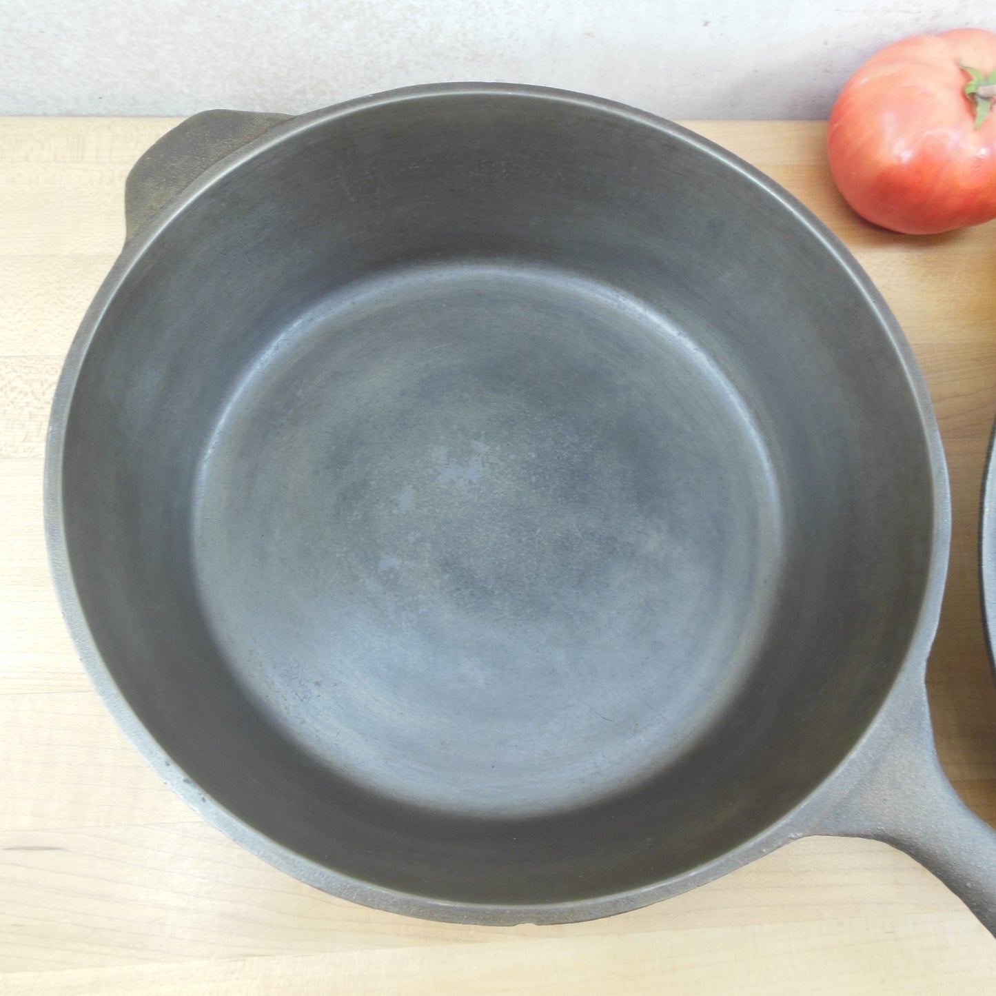 Lodge USA 3 Notch #8 Cast Iron Chicken Fryer Deep Skillet & Basting Lid smooth interior