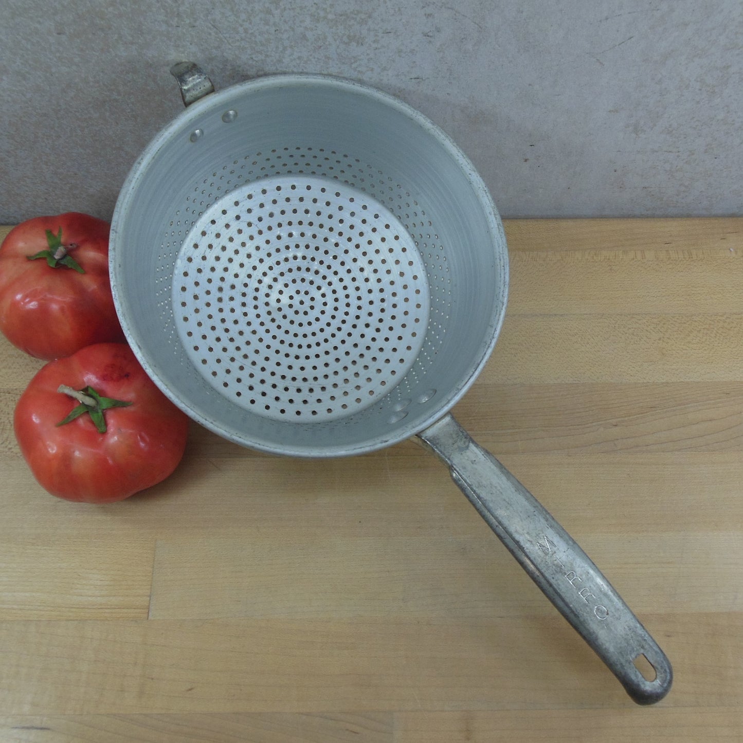 Mirro USA Aluminum Long Handle Strainer Colander 1-1/2 Quart
