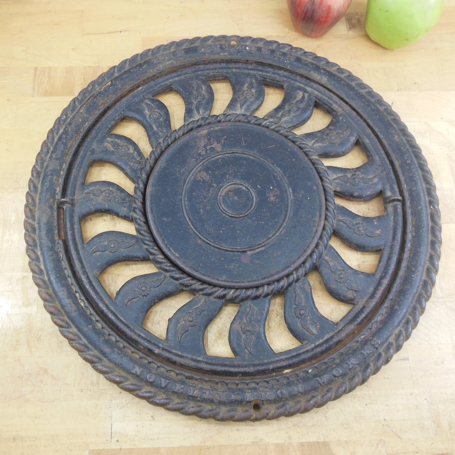 Antique Novelty Iron Works Cast Iron Round Floor Grate Register Sterling Ill. 3 Piece