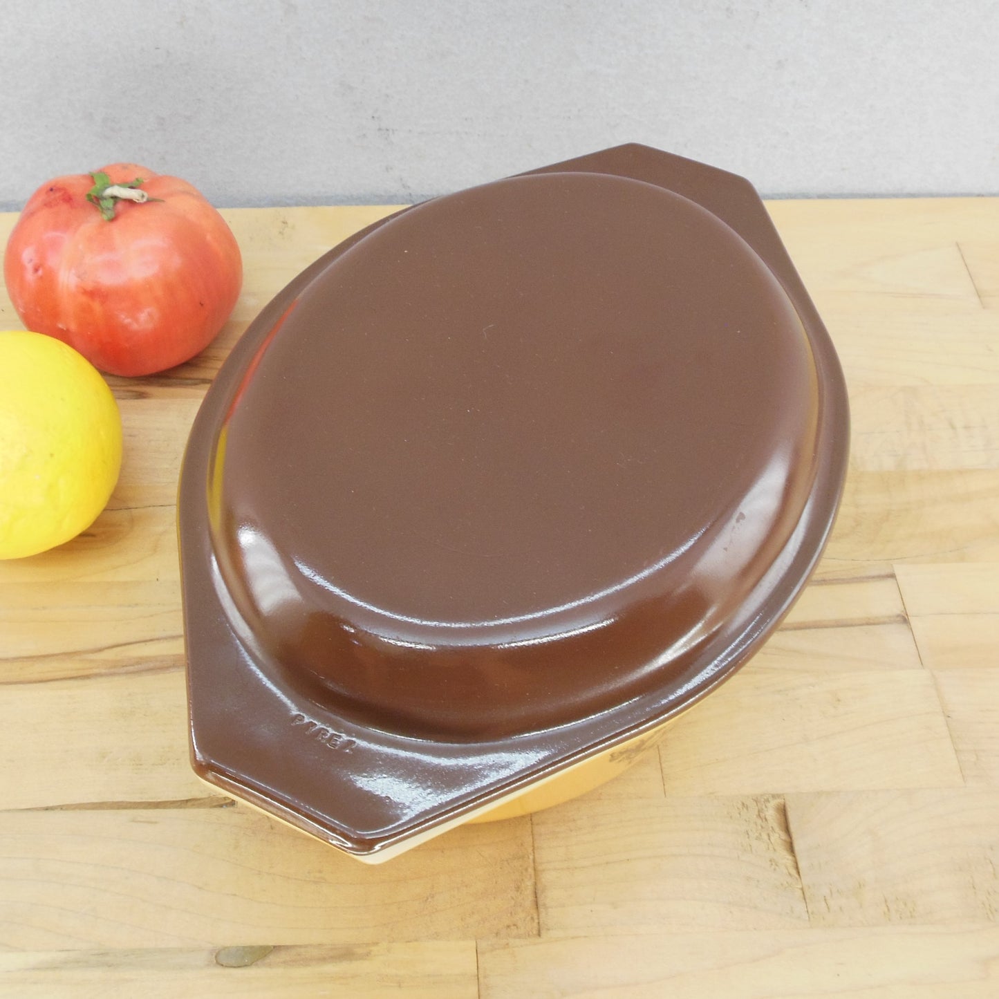 Pyrex Glass Old Orchard 043 Lidded Casserole Dish 1.5 Qt. Brown Lid Vintage