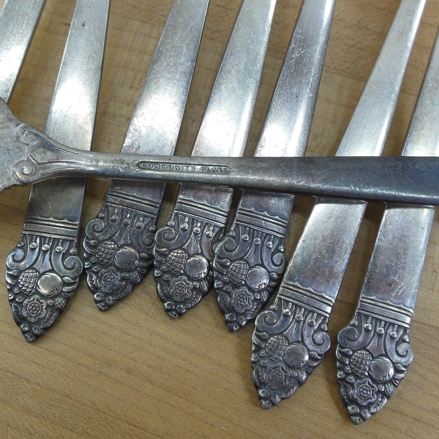 Oneida Community King Cedric Silverplate Flatware 32 Pieces used