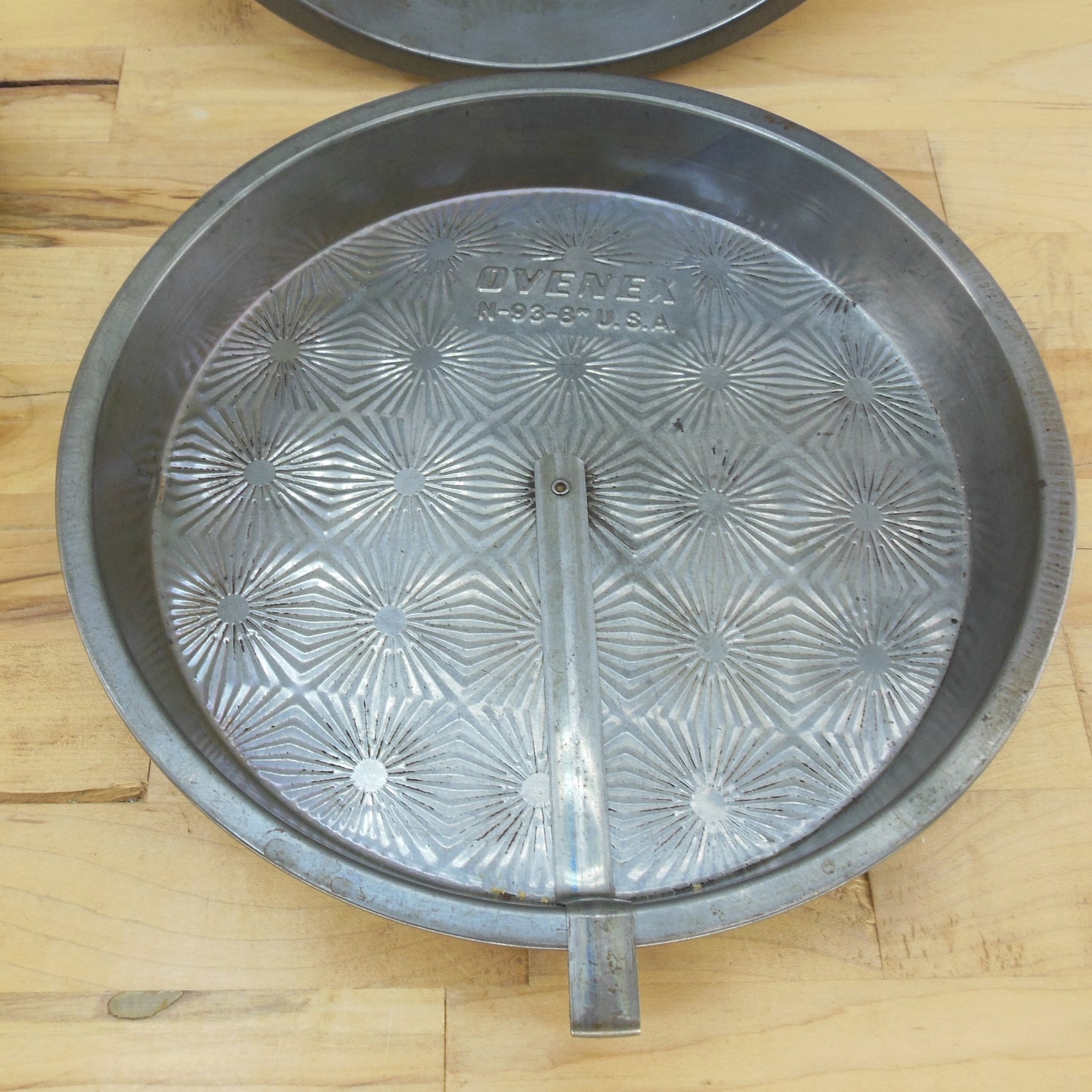 Ekco Ovenex Pair Starburst Tinned Steel Cake Pie Plate Pans N-93-8" Vintage