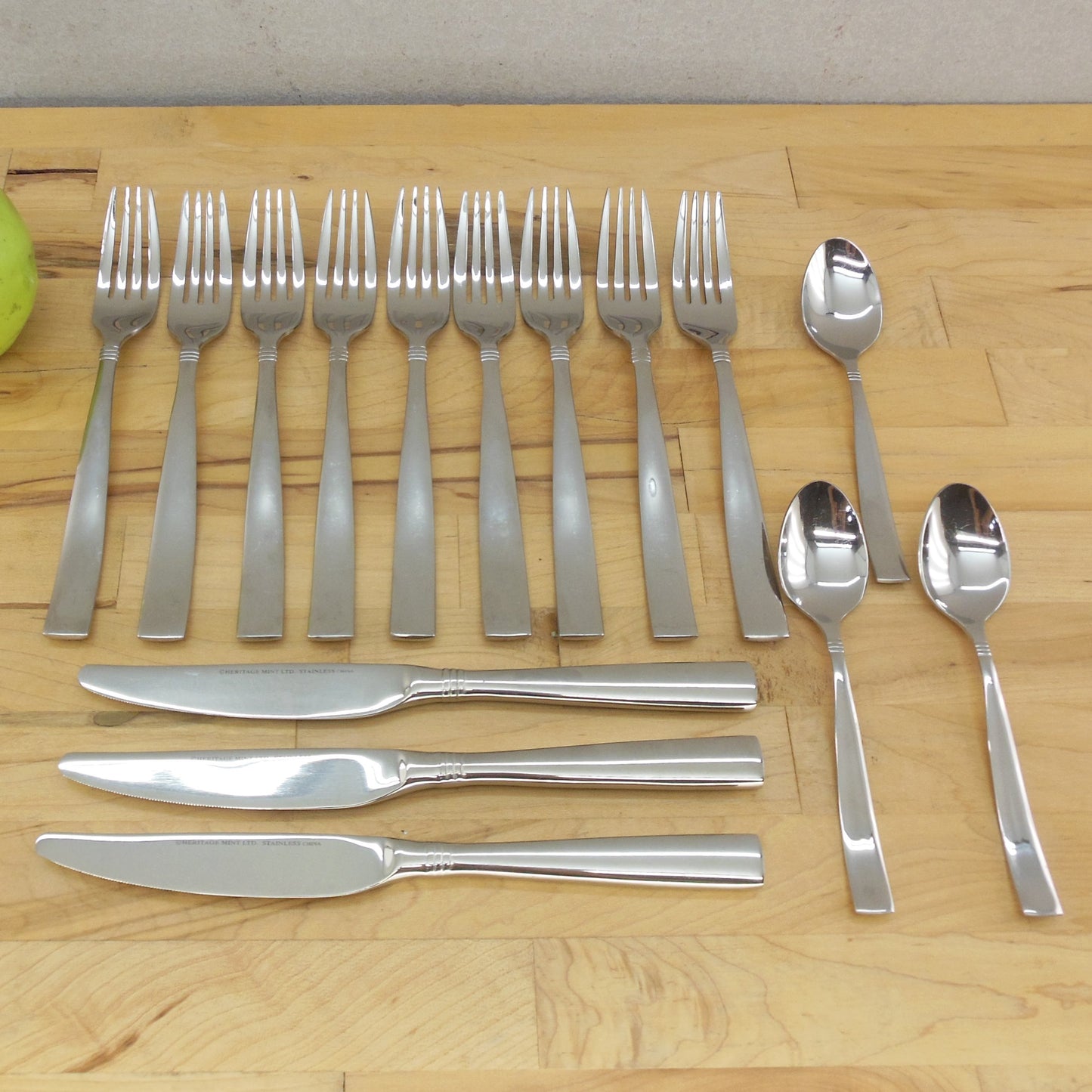 Reed & Barton Heritage Mint Regent Stainless Lot Dinner Fork Knife Teaspoon