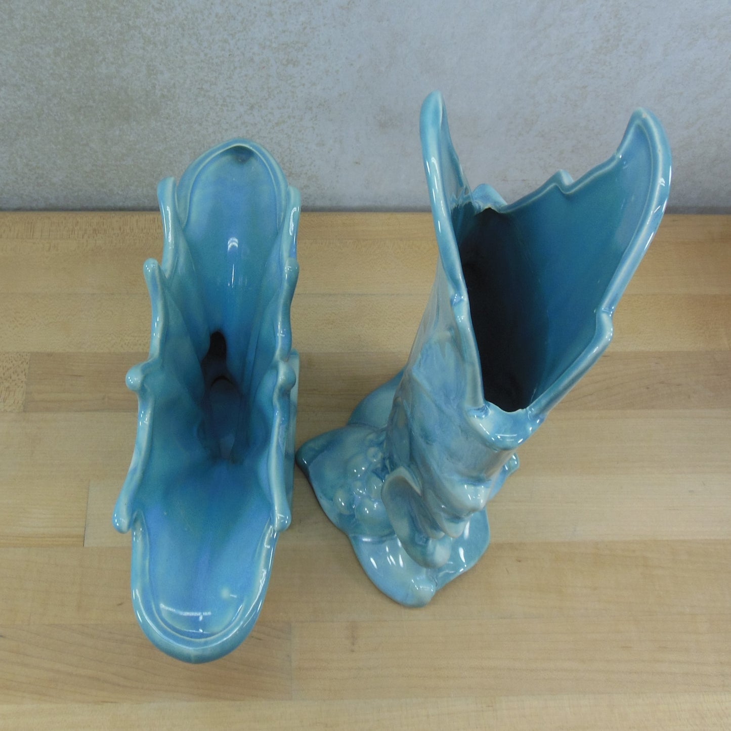 Royal Haeger Pottery Vase Pair Blue White Shell Floral R-320 R-299 Used