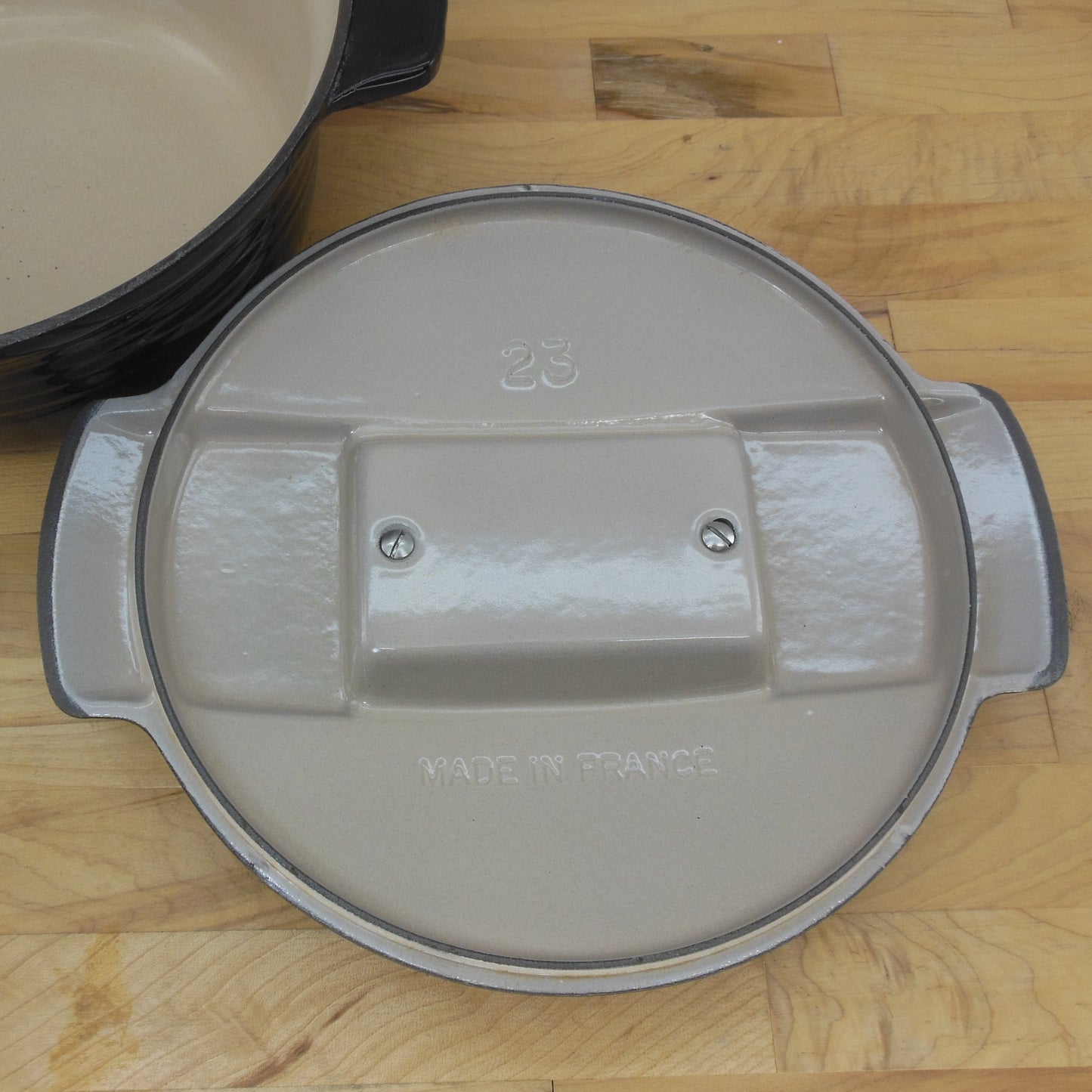 Le Creuset Futura Ebony Black Enamel Cast Iron #23 Dutch Oven Loewy Used