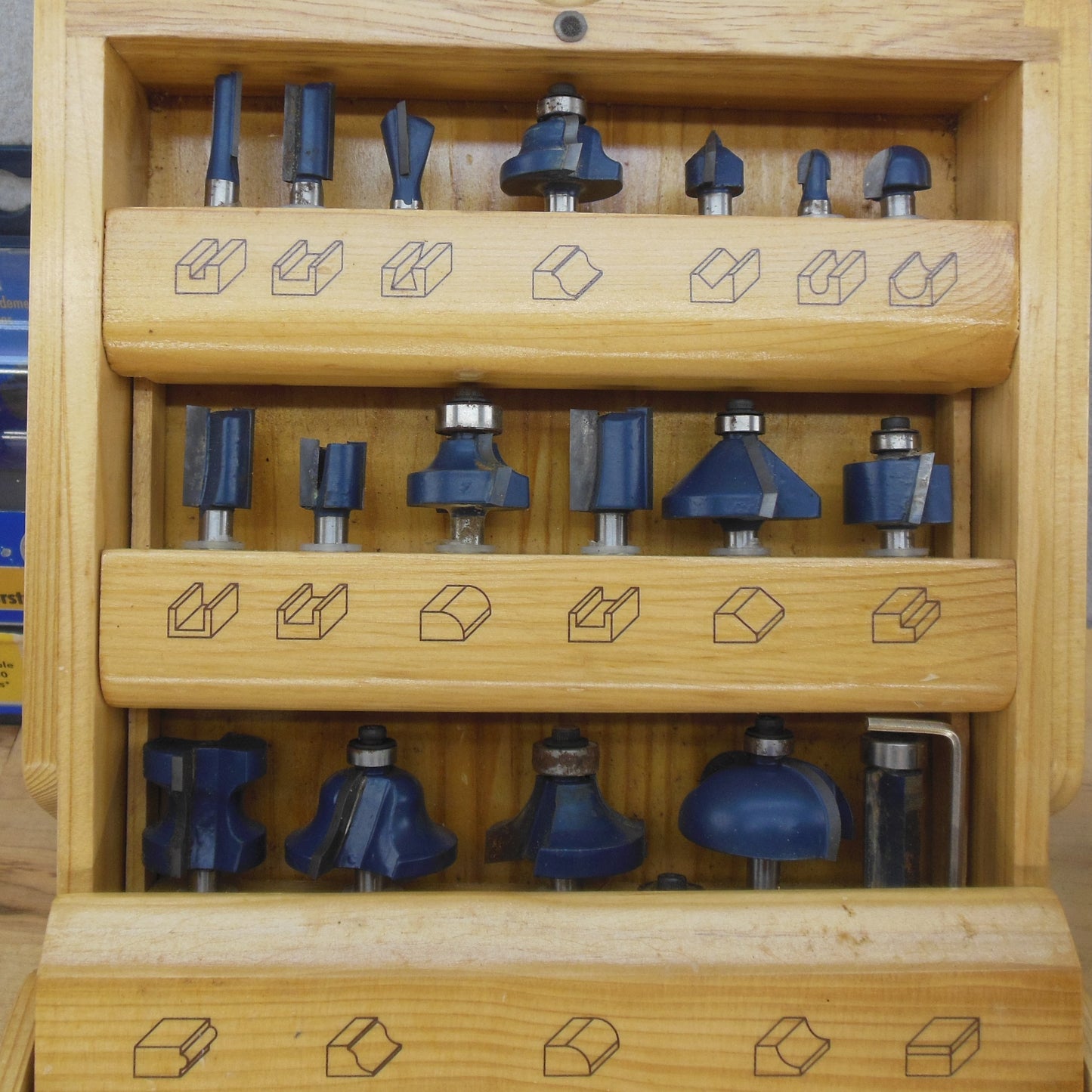 Ryobi R1801M1 Router & R181FB1 Fixed Base 1.5HP & 3 Bits Forstner Sets Wood Case 18