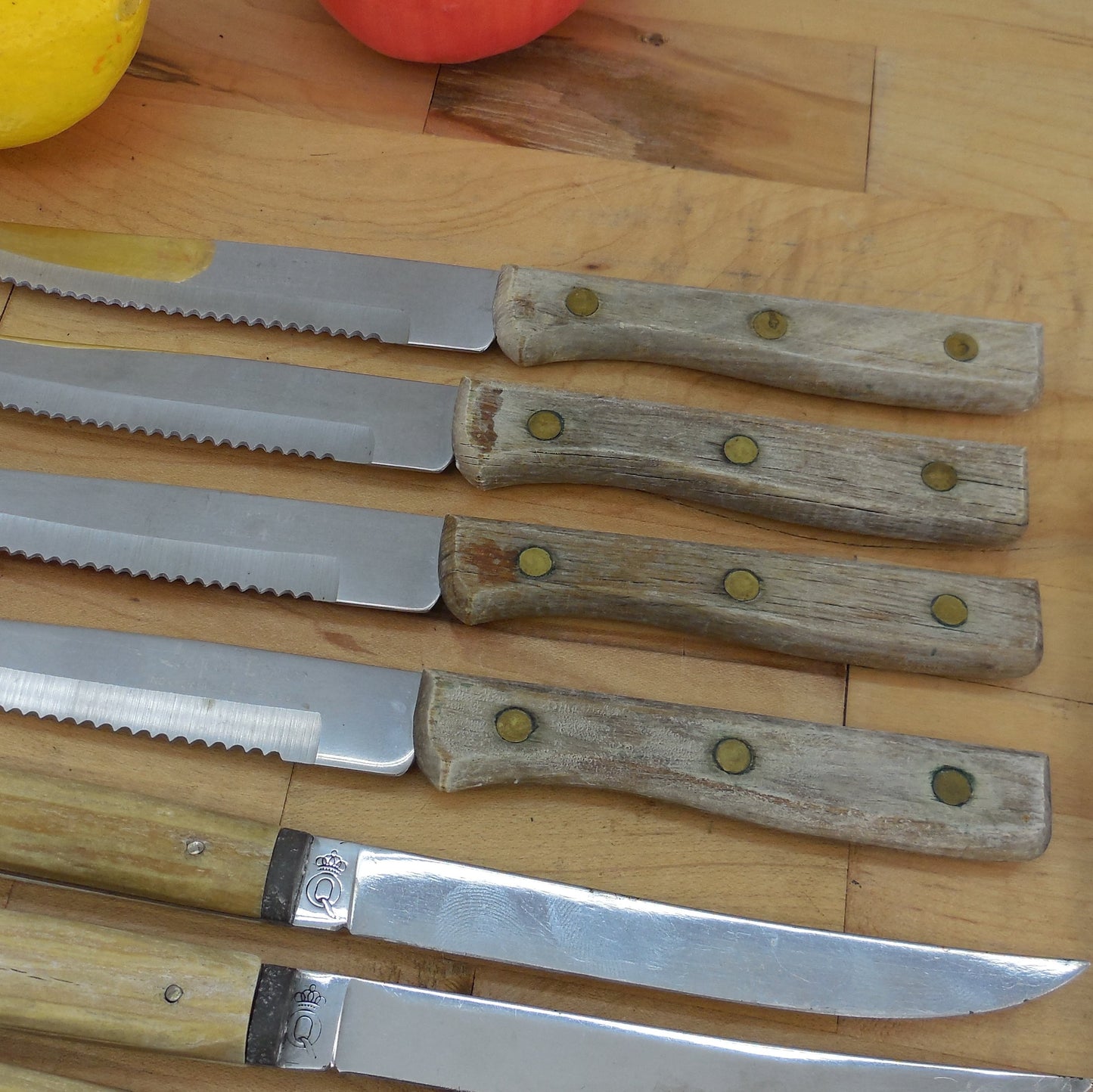Queen Cutlery Jacques De Barr 14 Lot Steak Knives Bone Wood Stainless Serrated