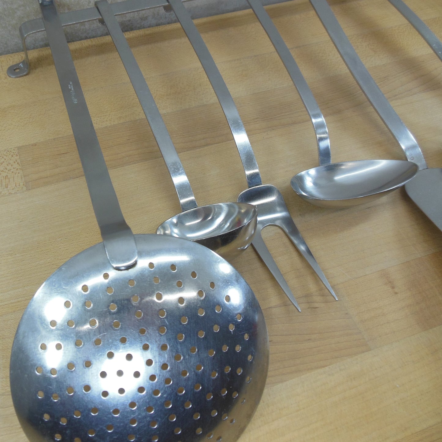 Sola Holland Stainless Kitchen Utensil Hanging 8 Piece Set Wall Rack used
