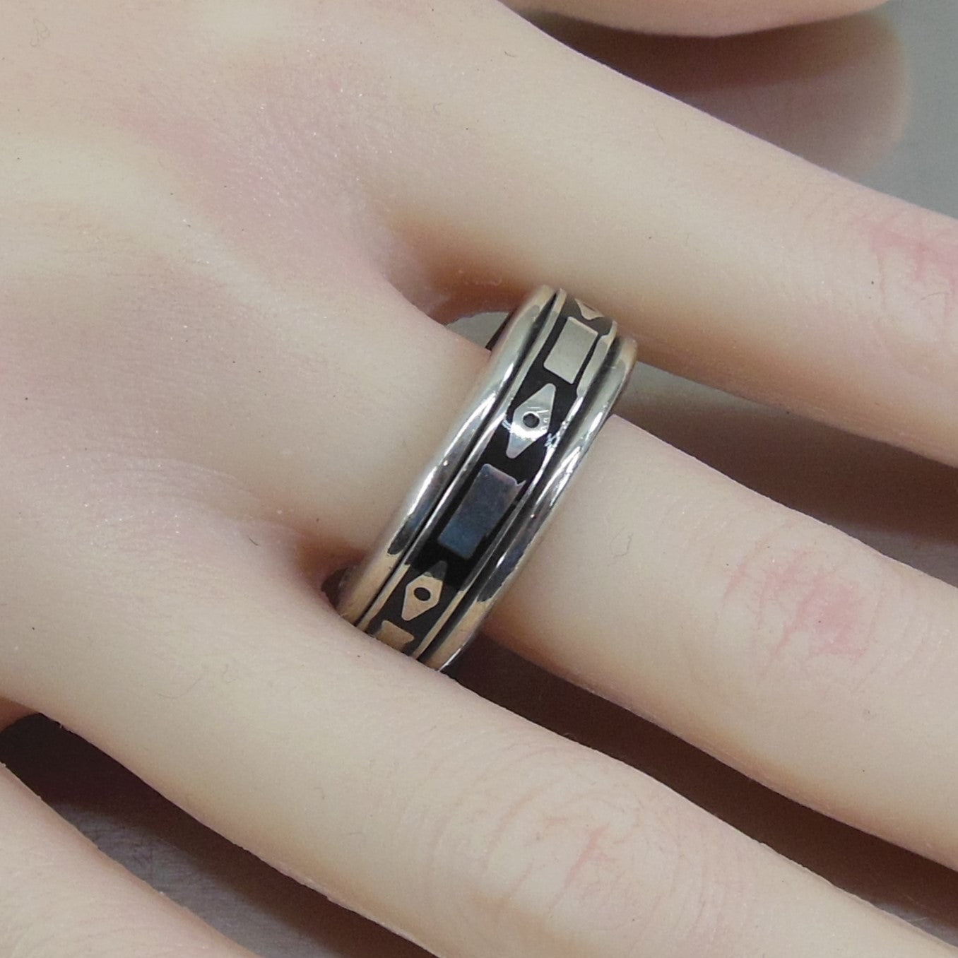 Southwest Design Sterling 925 Spinner Ring Black Enamel Size 9.75