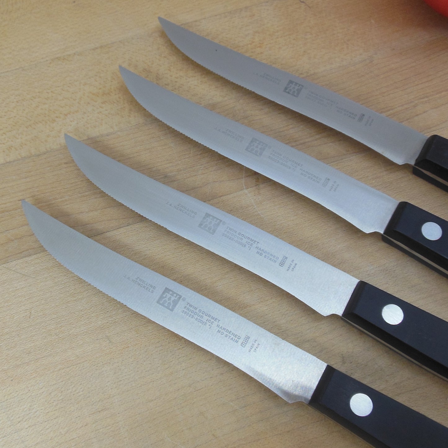 J.A. Henckels Spain Twin Gourmet Stainless Steak Knives 39023-000 5" - 4 Set