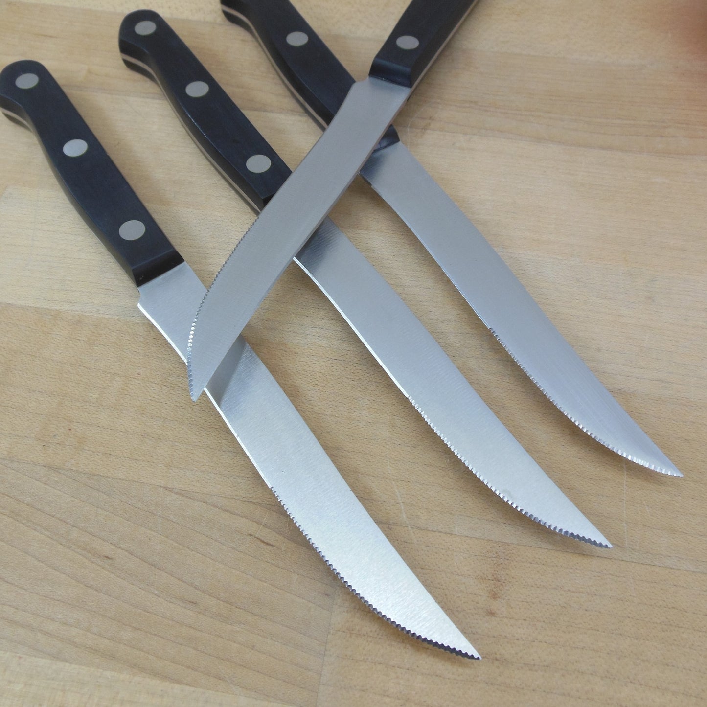 J.A. Henckels Spain Twin Gourmet Stainless Steak Knives 39023-000 5" - 4 Set