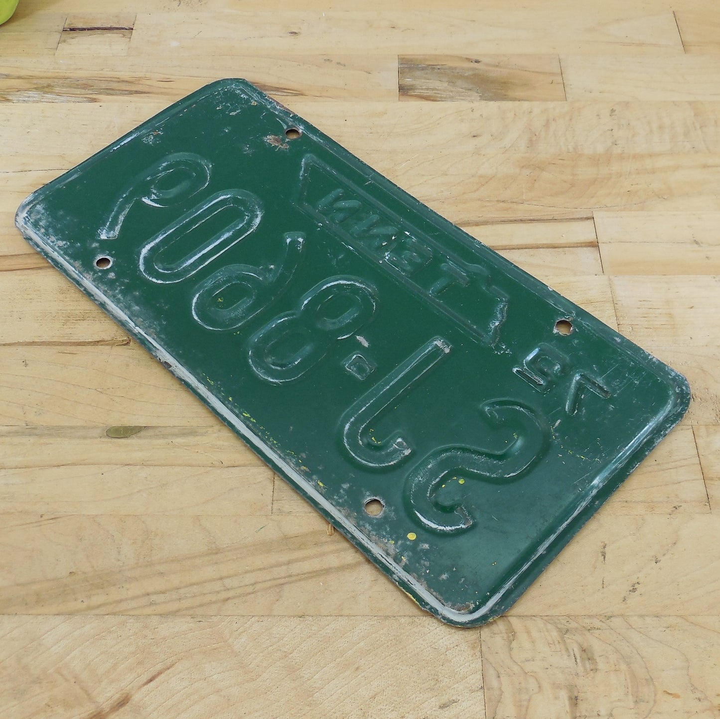 Tennessee 1972 License Plate Tag Green Yellow SJ-8609 used