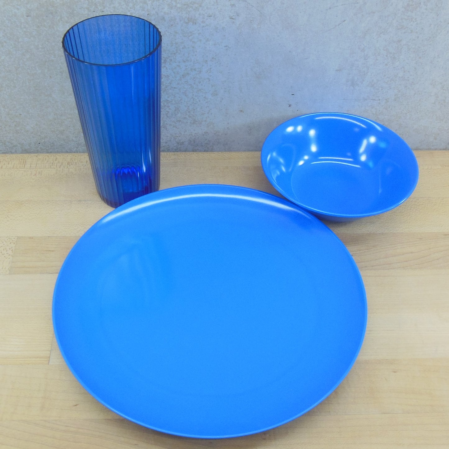 Texas Ware PMC Patio Picnic Pack NOS Boxed 12 Piece Set Dinnerware solid blue
