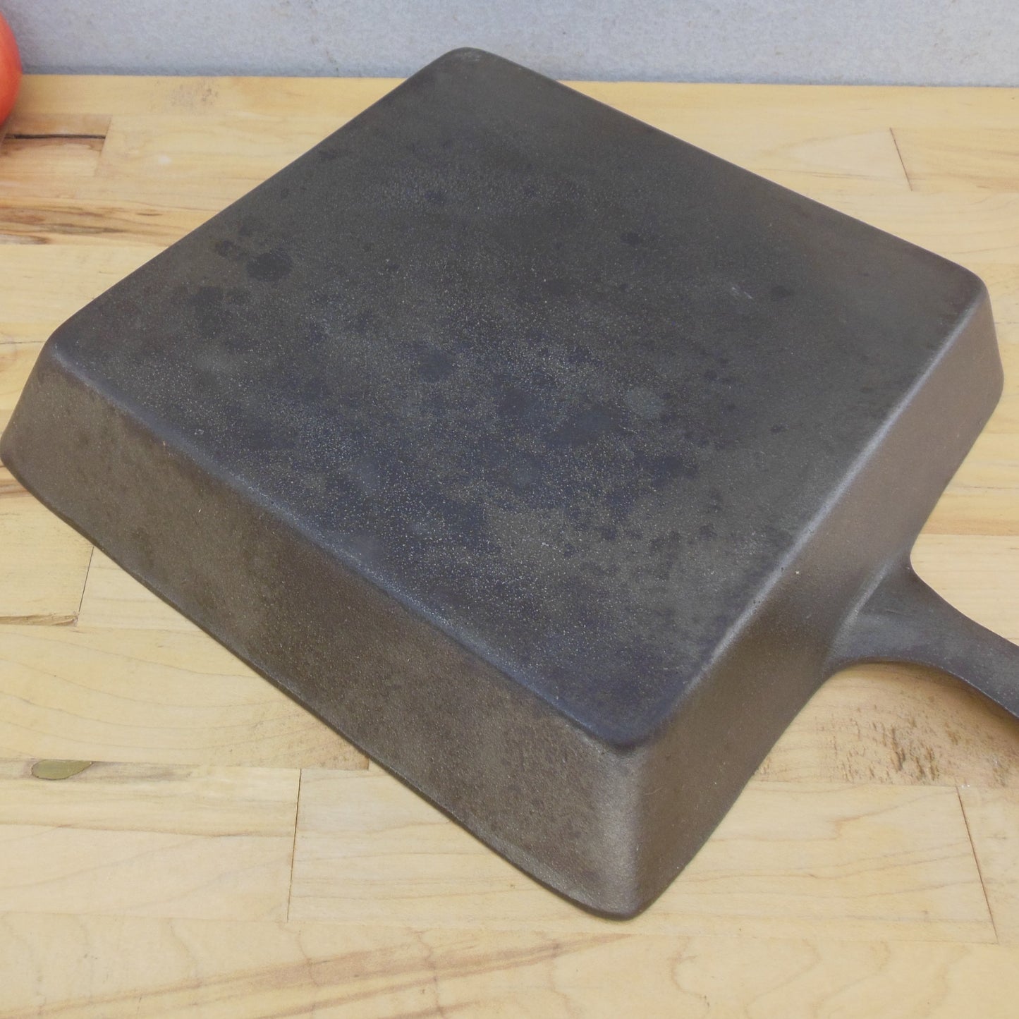 Lodge V Unmarked 9-5/8" Square Cast Iron Skillet Bacon Fryer