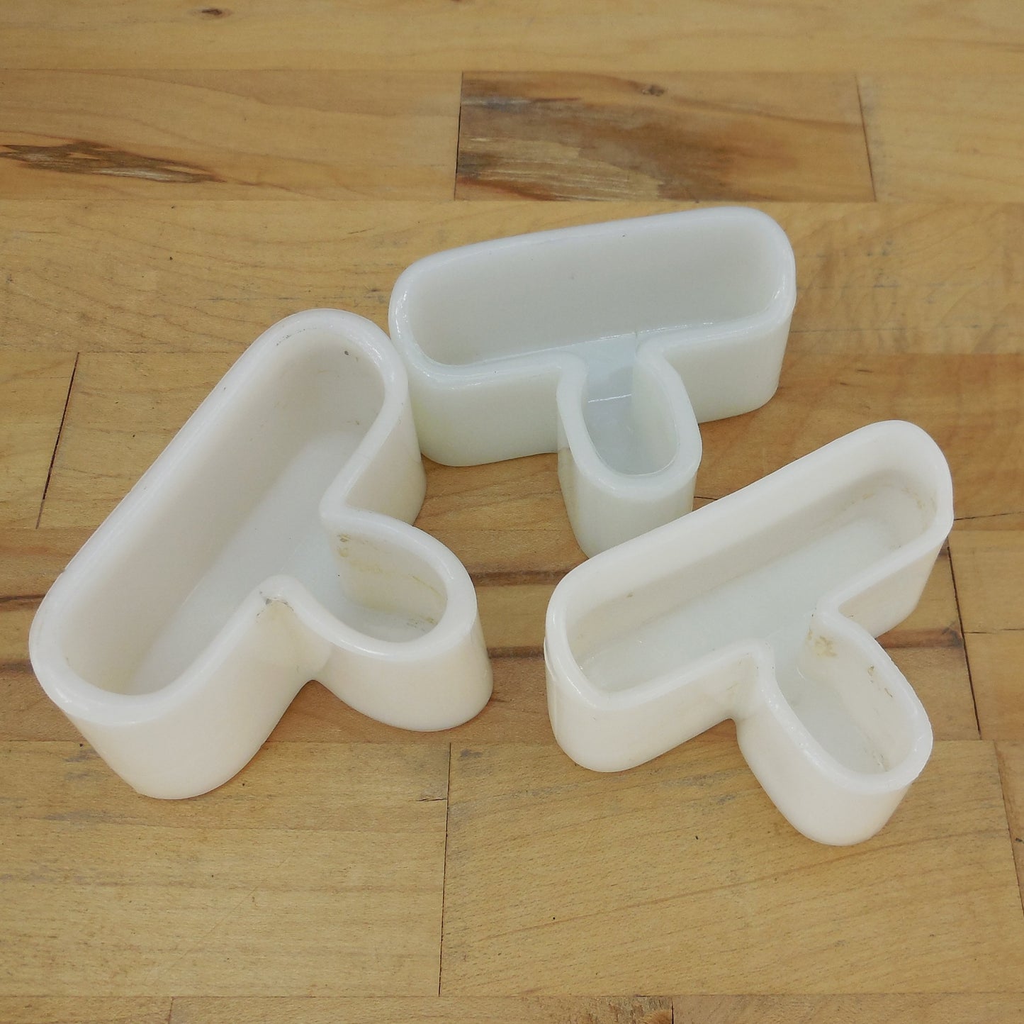 Hendryx Patent Oct. 27 1875 Milk Glass Bird Cage Feeder Dish Water 3 Lot