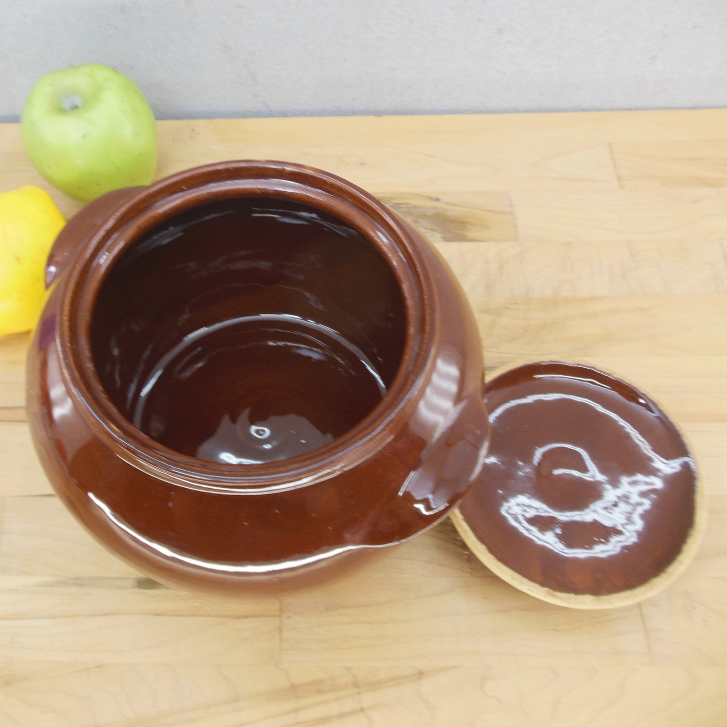 Watt Oven Ware USA Brown Pottery Bean Pot 76 Clean Used